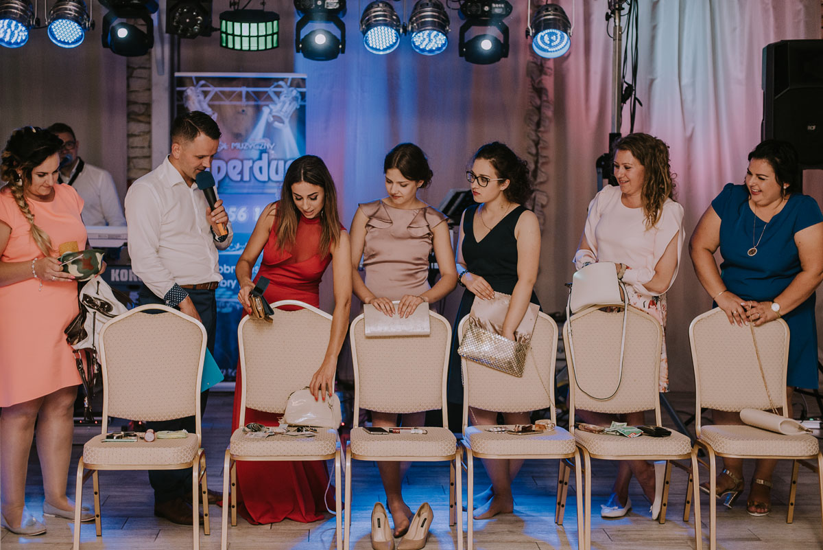 Pastelowy ślub w stylu glamour, buty od Badgley Mischka, wesele w zachwycającym elegancją hotelu Przystań w Lubinie w miejscowości Kikół, świetliste.pl