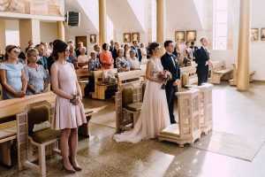 reportaz-slubny-parafia-NMP-Wspomozycielki-Wiernych-Niemcz-restauracja-Maestra-Opera-Nova-Bydgoszcz-Monika-Adrian-065